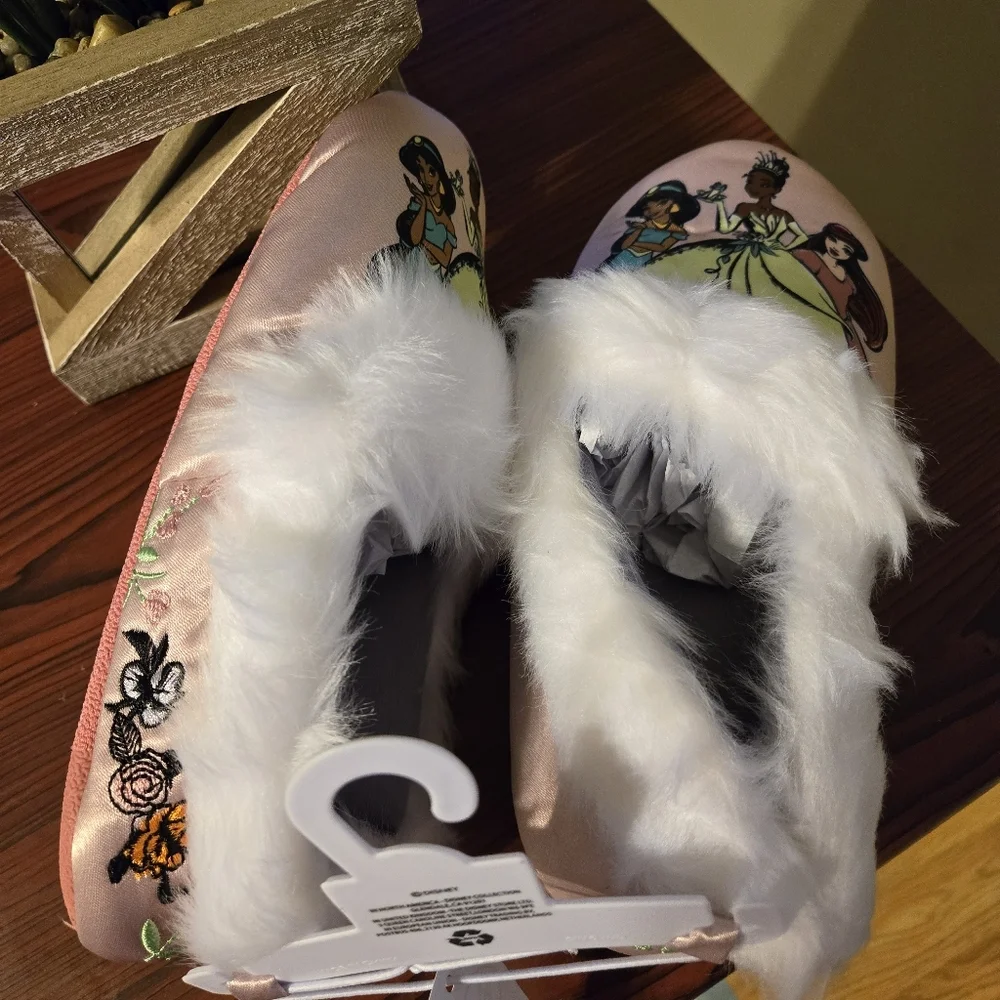 Disney Collection Princess slippers sz 2/3
